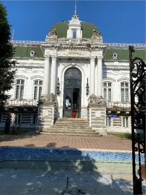 Marinku Palace-Museum (Museum of Arts and Ethnography)